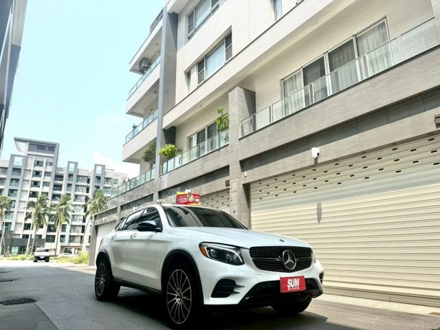 2019年 GLC300 Coupe 4Matic AMG 23P跟車/黑色天篷/盲點偵測/雙前加熱座椅/腳踢電尾  第1張相片