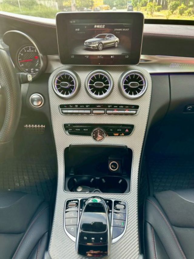 2016 C43 AMG 4Matic 升級:發光旋轉高音/渦輪出風口/副駕飾板/柏林音響蓋/後碳纖維壓尾/前下巴碳纖維  第12張相片