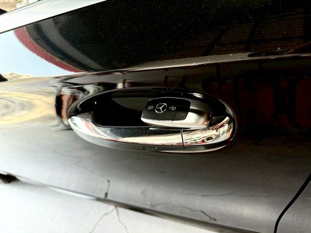 2021 Benz A180 AMG 總代理 免鑰匙/摸門/23P跟車/Carplay/盲點/雙前電動座椅/18吋鋁圈  第7張相片