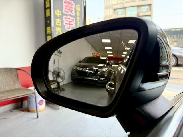 2021 Benz A180 AMG 總代理 免鑰匙/摸門/23P跟車/Carplay/盲點/雙前電動座椅/18吋鋁圈  第8張相片