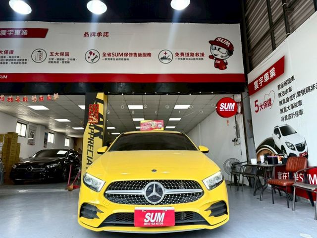 2020年Benz A180 AMG 原版件 配備: 免鑰匙/摸門/倒車影像/自動停車/空力套件/盲點/雙前電動記憶座椅  第2張相片