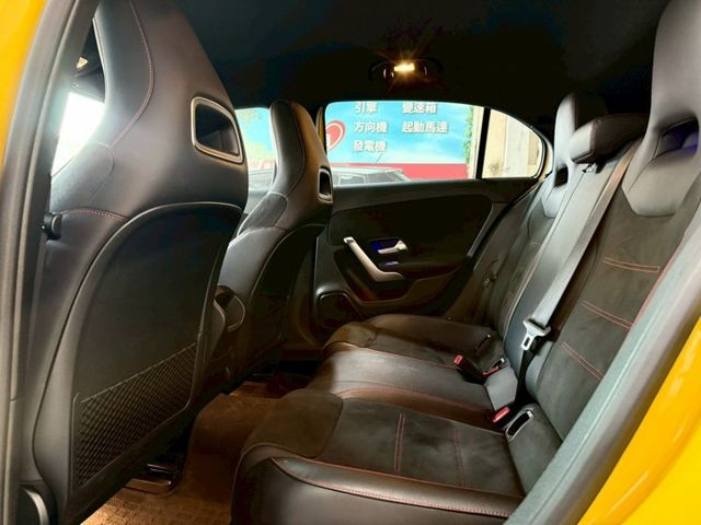 2020年Benz A180 AMG 原版件 配備: 免鑰匙/摸門/倒車影像/自動停車/空力套件/盲點/雙前電動記憶座椅  第11張相片