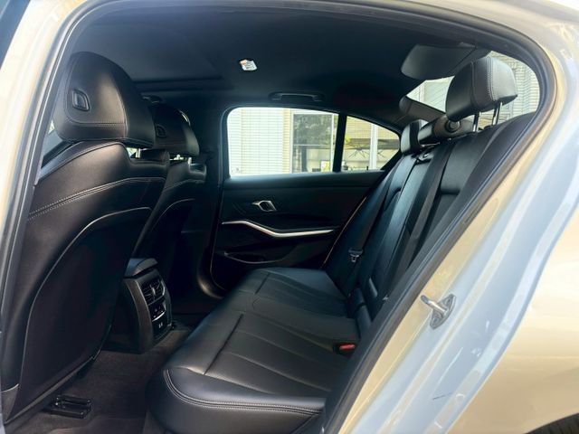 2023 BMW 330i Sport line ID8 下訂送升級M版包 遠端啟動/摸門解鎖/盲點/5AS套件/加熱座  第10張相片