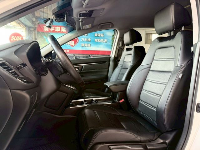 2019年 CRV VTI-S 一手車 原廠保養 18吋輪圈 行車記錄器 免鑰匙 ACC跟車 車道維持 胎壓偵測 原廠導  第10張相片