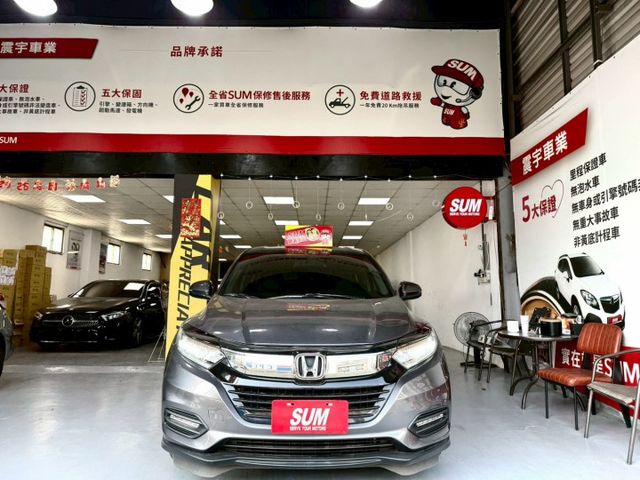2019年 Honda HRV S版 配備:免鑰匙~摸門解鎖~定速巡航~倒車顯影~電折後視鏡~行車記錄器  第2張相片