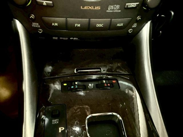 2011年 Lexus IS 250 黑色 免鑰匙/摸門解索/HID頭燈/電動天窗/換檔撥片  第17張相片