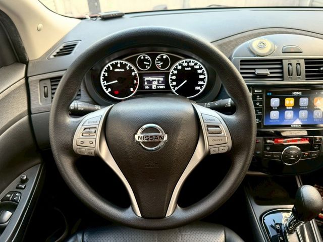 2021 Nissan Tiida 旗艦版 配備: 免鑰匙/摸門~CarPlay~原廠螢幕~盲點~抬頭~前後行車記錄器  第19張相片