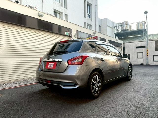 2019 Nissan Tiida 5D 旗艦版 升級：行車記錄器前後/倒車影像/抬頭顯示器/免鑰匙/摸門解鎖/環景影像  第4張相片