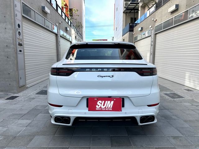 2019年 Porsche Cayenne Coupe S 升級Turbo空力套件/21吋鍛造鋁圈/盲點/摸門/小旋鈕  第4張相片
