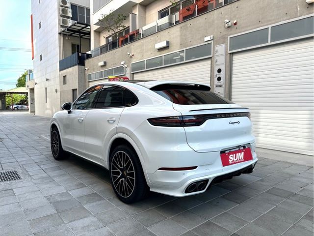 2019年 Porsche Cayenne Coupe S 升級Turbo空力套件/21吋鍛造鋁圈/盲點/摸門/小旋鈕  第6張相片