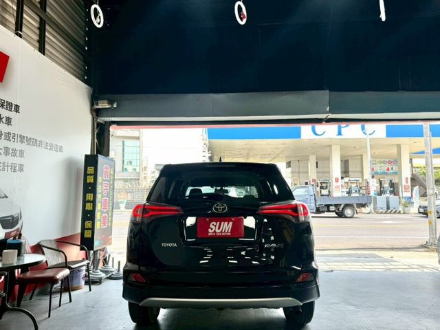 2016年 Toyota Rav4 頂級 小改款 配備:免鑰匙/摸門/TSS跟車/車道偏移/倒車顯影/駕駛座電動調整  第5張相片