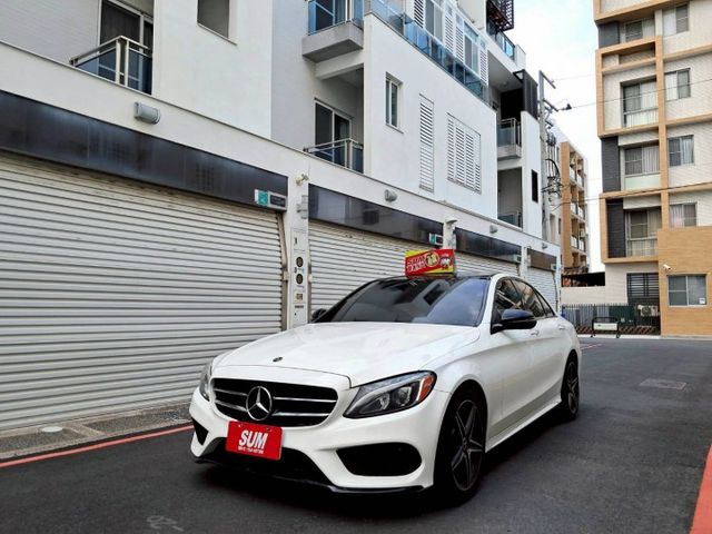 2018 BENZ C300 AMG 4-MATIC/AMG夜色套件/免鑰匙/柏林之音/全景天窗/雙前座加熱椅/盲點偵測  第3張相片