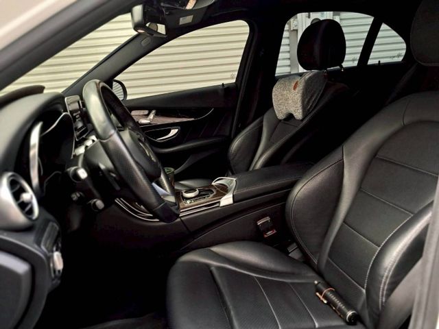 2018 BENZ C300 AMG 4-MATIC/AMG夜色套件/免鑰匙/柏林之音/全景天窗/雙前座加熱椅/盲點偵測  第8張相片