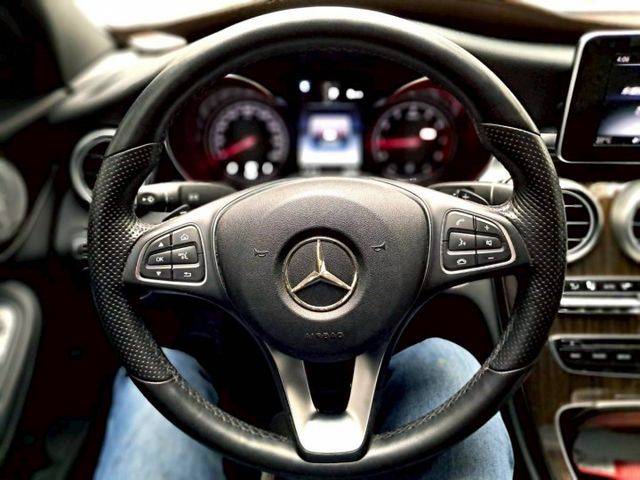 2018 BENZ C300 AMG 4-MATIC/AMG夜色套件/免鑰匙/柏林之音/全景天窗/雙前座加熱椅/盲點偵測  第10張相片