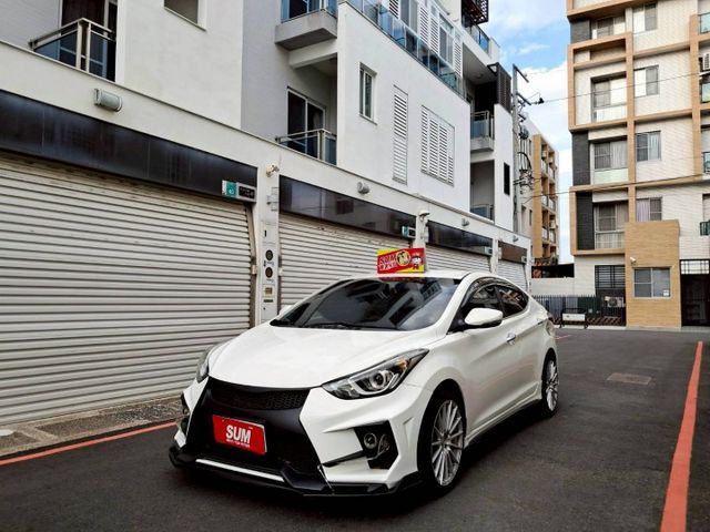 2016 Hyundai Elantra 升級：JGTC前後大包/魚眼大燈/JGTC專用霧燈/安卓機/燻黑尾燈/免鑰匙  第3張相片