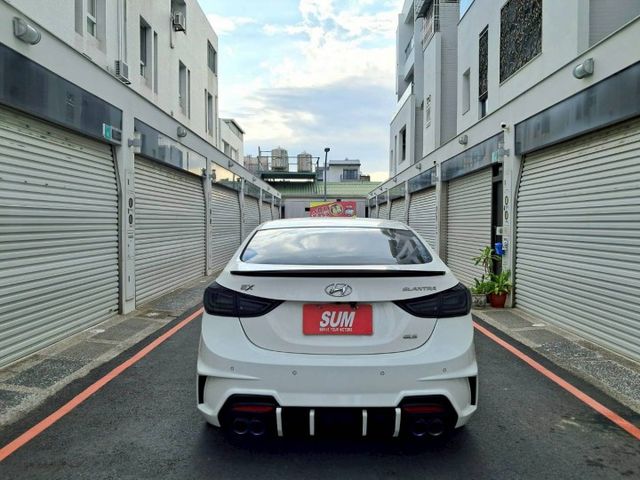 2016 Hyundai Elantra 升級：JGTC前後大包/魚眼大燈/JGTC專用霧燈/安卓機/燻黑尾燈/免鑰匙  第5張相片