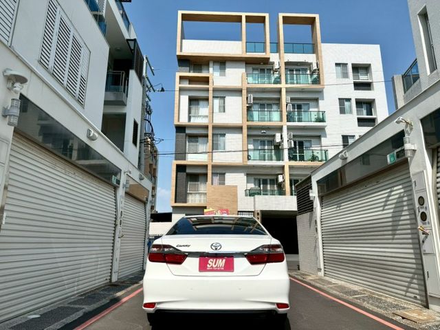2020 Toyota Camry 雅緻 升級：安卓機含倒車顯影 防盜系統 電折後視鏡 蜂鳴式倒車 胎壓偵測  第5張相片