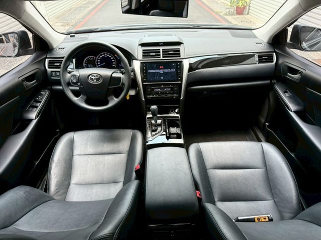 2019年Toyota 7.5代 Camry 雅緻版 衛星電視~原廠導航~倒車顯影~雙區恆溫 ~倒車雷達  ~魚眼頭燈  第7張相片