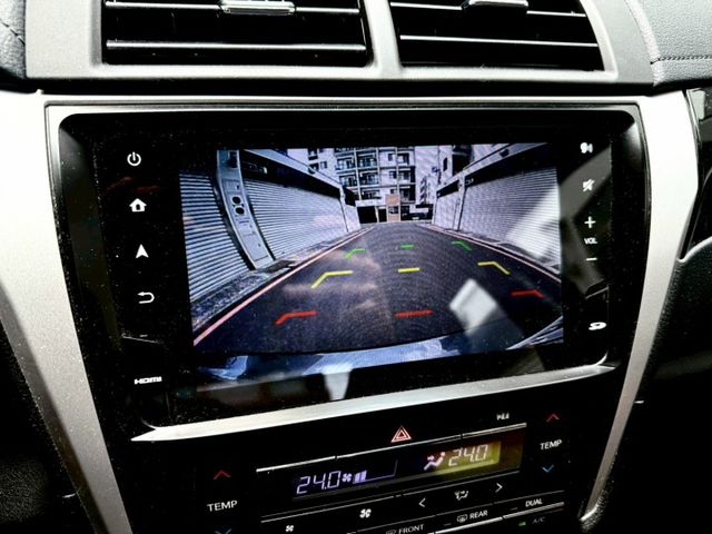 2019年Toyota 7.5代 Camry 雅緻版 衛星電視~原廠導航~倒車顯影~雙區恆溫 ~倒車雷達  ~魚眼頭燈  第11張相片