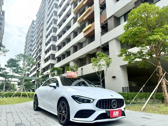 2021 CLA250 AMG 4MATIC 全車包膜白色/一階電腦優化/中尾段排氣/23P套件/盲點偵測  第1張相片
