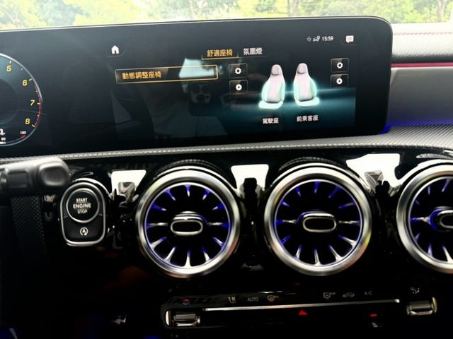 2021 CLA250 AMG 4MATIC 全車包膜白色/一階電腦優化/中尾段排氣/23P套件/盲點偵測  第18張相片