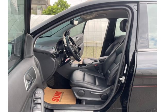 Benz B180  第8張相片