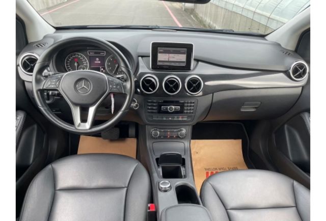 Benz B180  第9張相片