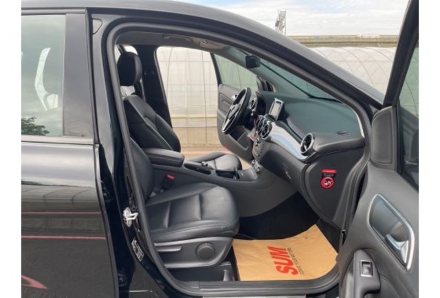 Benz B180  第10張相片