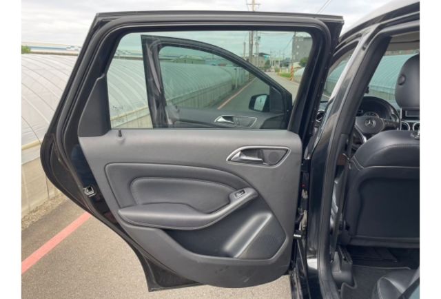 Benz B180  第12張相片