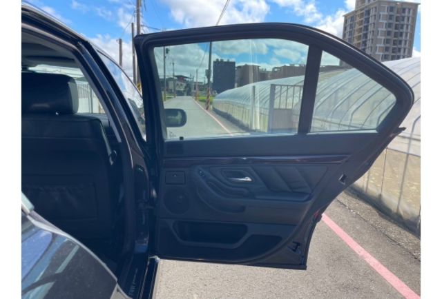 BMW 728  第7張相片