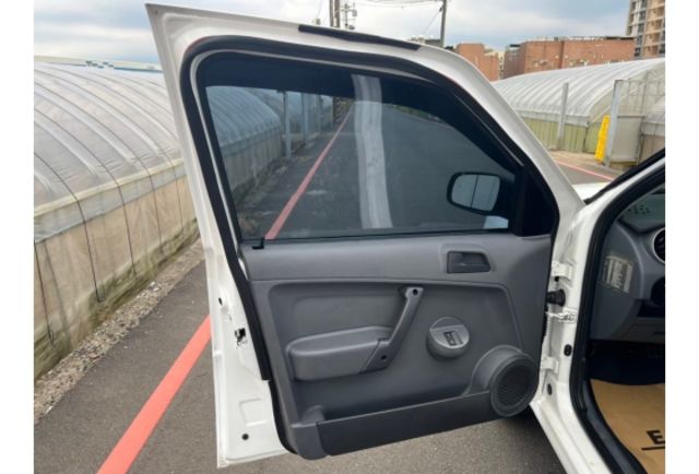 Volkswagen POINTER  第7張相片