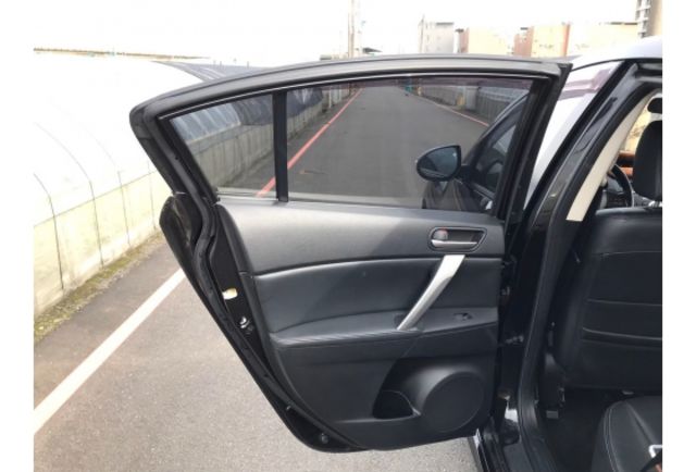 Mazda MAZDA3  第13張相片