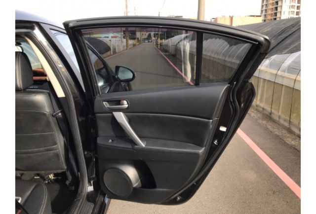 Mazda MAZDA3  第15張相片