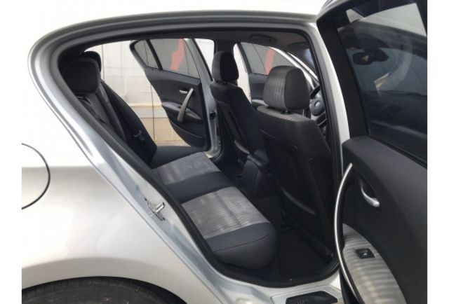 BMW 120I  第16張相片