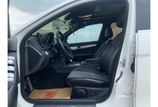 Benz C300  第16張相片
