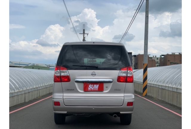 Nissan QRV  第4張相片