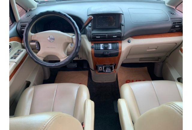 Nissan QRV  第8張相片