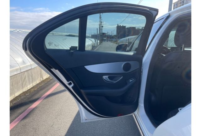 Benz C200  第13張相片