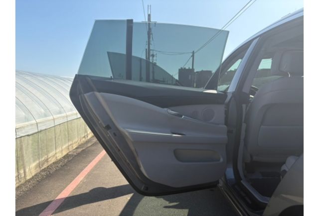 BMW 535i GT  第9張相片