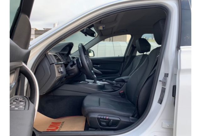BMW 320I  第9張相片