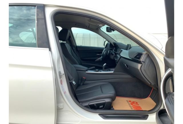 BMW 320I  第11張相片