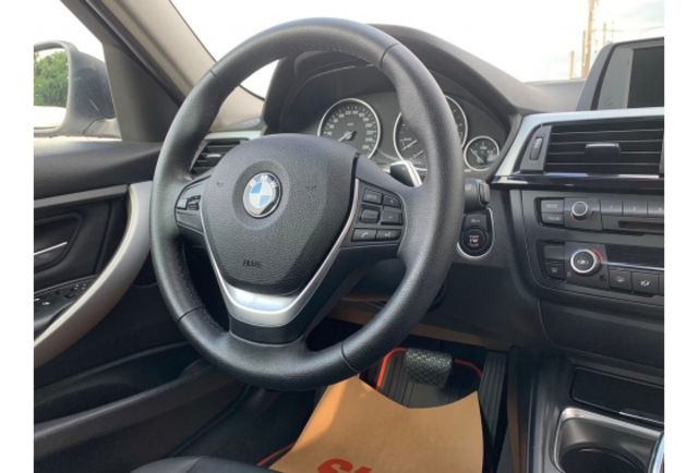 BMW 320I  第13張相片