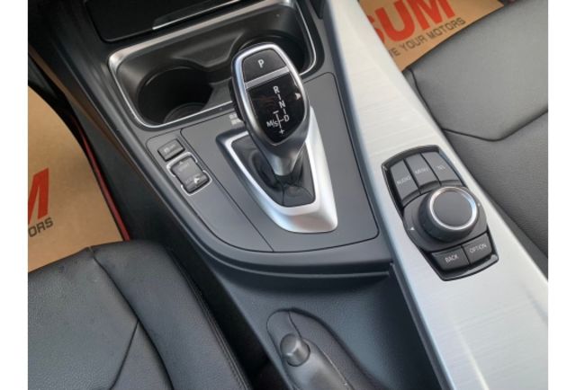 BMW 320I  第16張相片