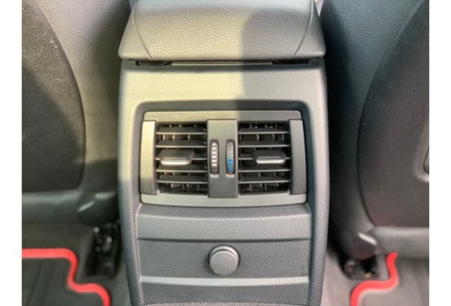 BMW 320I  第19張相片