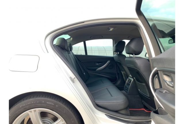 BMW 320I  第21張相片