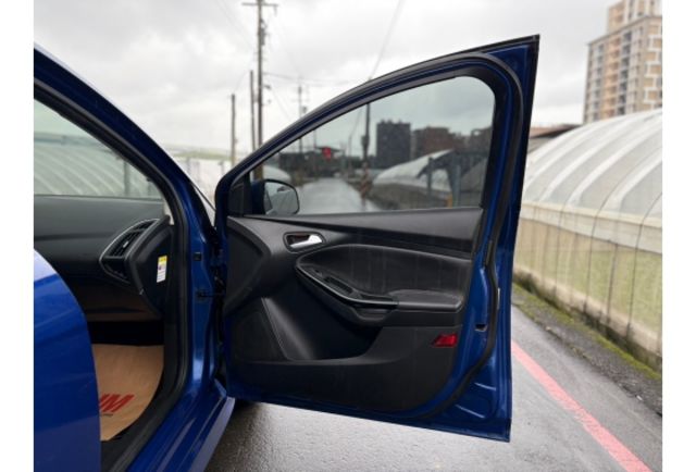 Ford FOCUS  第9張相片