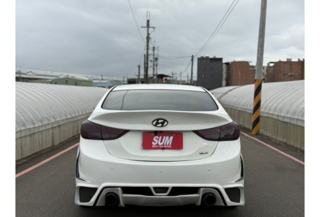 Hyundai ELANTRA  第5張相片