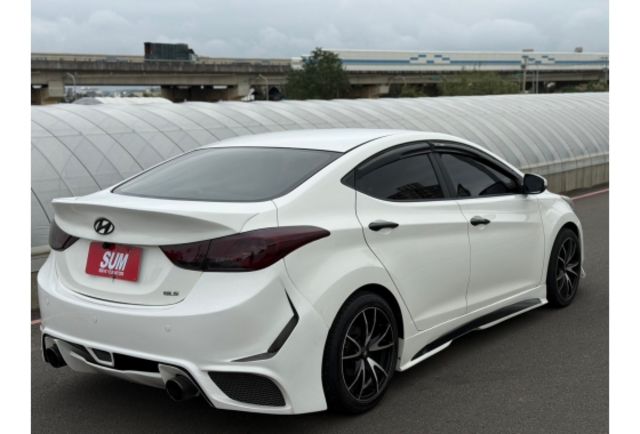 Hyundai ELANTRA  第6張相片