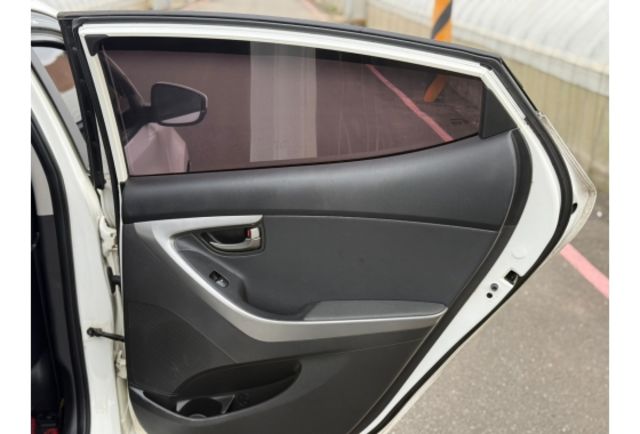 Hyundai ELANTRA  第14張相片