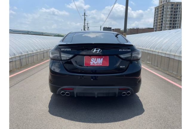 Hyundai ELANTRA  第5張相片